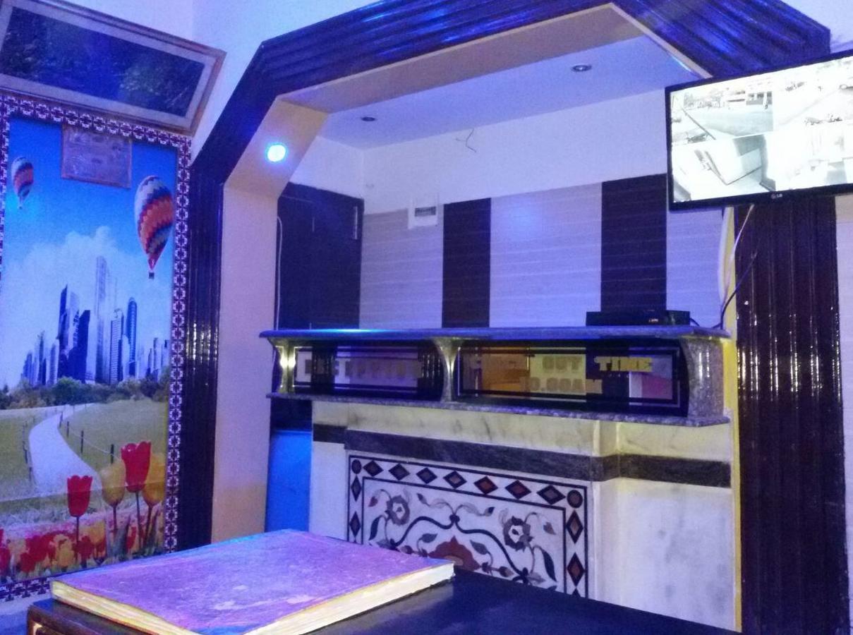 Hotel Aashiyana Agra  Buitenkant foto