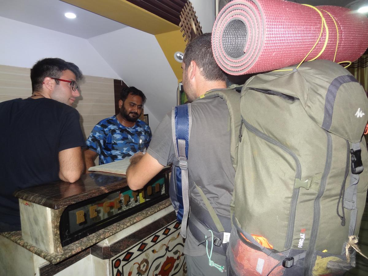 Hotel Aashiyana Agra  Buitenkant foto
