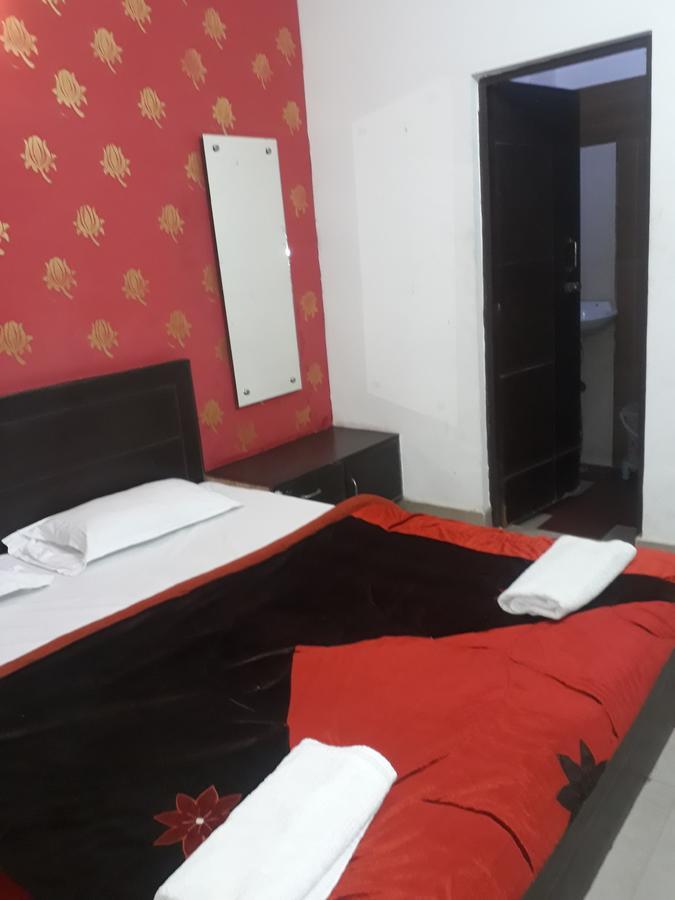 Hotel Aashiyana Agra  Buitenkant foto