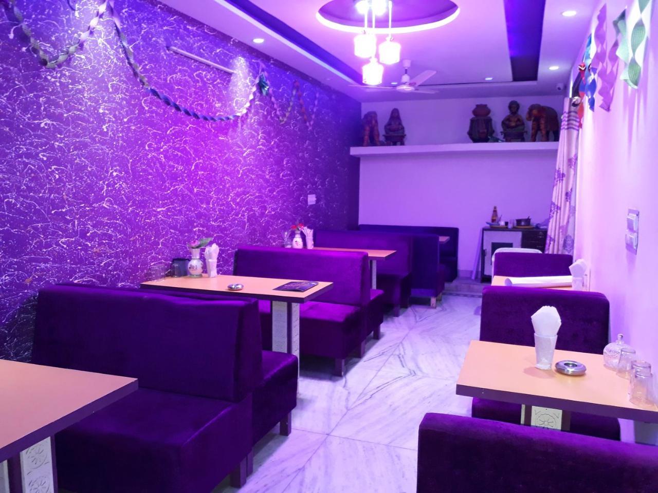 Hotel Aashiyana Agra  Buitenkant foto